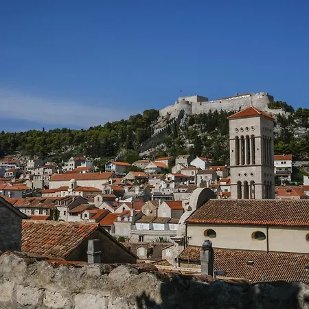 Penthouse In Old Dalmatian House - Flybridge * هفار