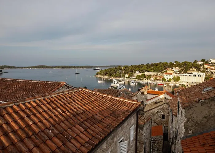 Penthouse In Old Dalmatian House - Flybridge Dom wakacyjny *