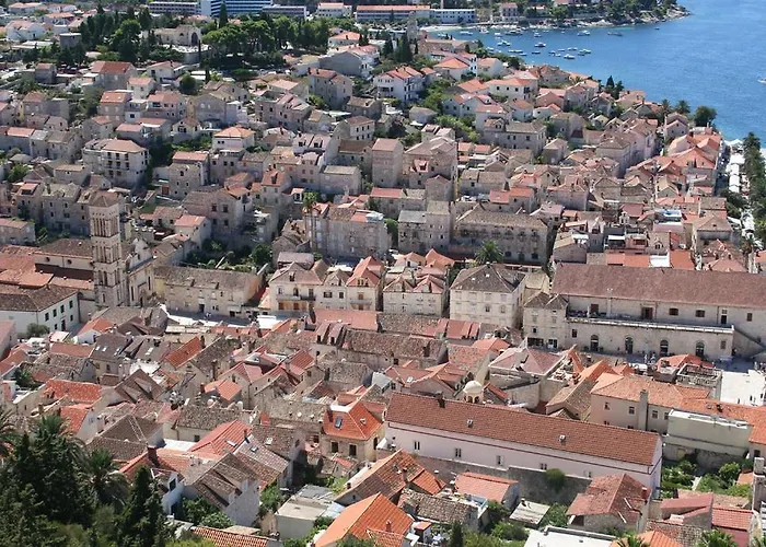 Penthouse In Old Dalmatian House - Flybridge Hvar Town
