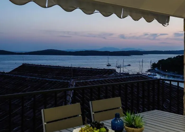 Dom wakacyjny Penthouse In Old Dalmatian House - Flybridge *