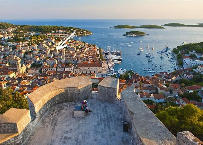 Penthouse In Old Dalmatian House - Flybridge * Hvar Town