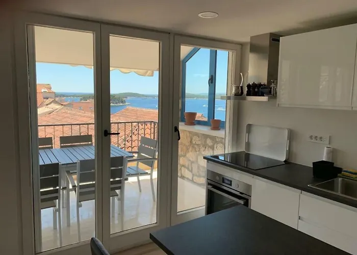 Penthouse In Old Dalmatian House - Flybridge Dom wakacyjny Hvar Town