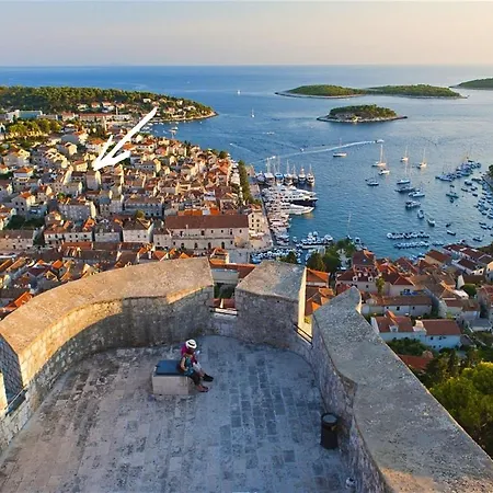 Penthouse In Old Dalmatian House - Flybridge * Hvar Town