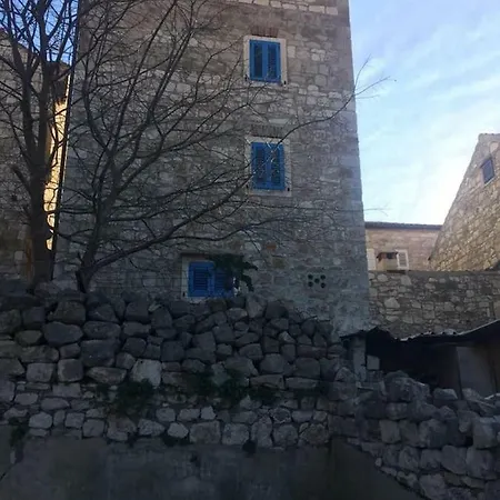 Penthouse In Old Dalmatian House - Flybridge Hvar Town